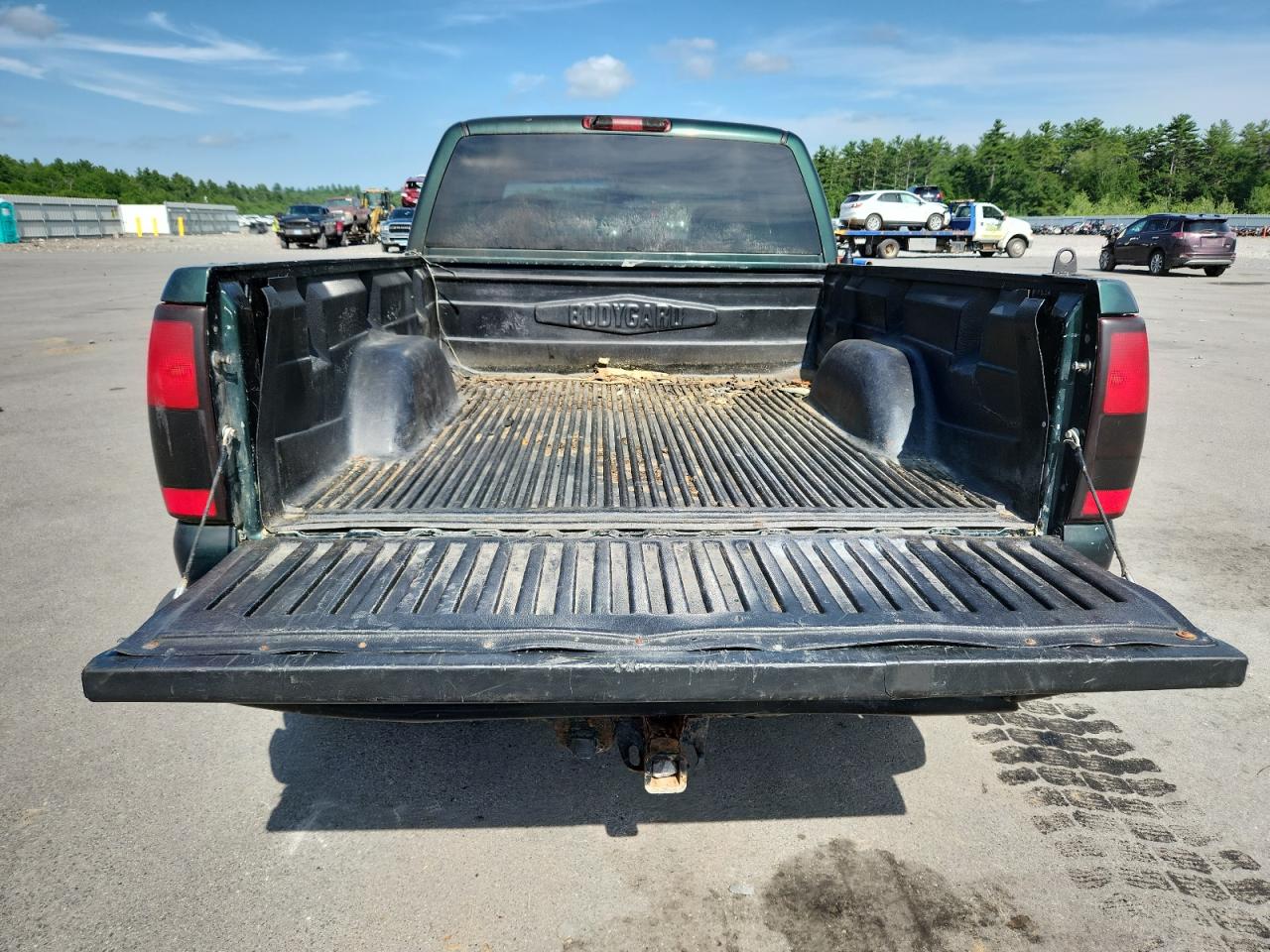 2004 GMC New Sierra K1500 VIN: 2GTEK19V441165869 Lot: 64341485