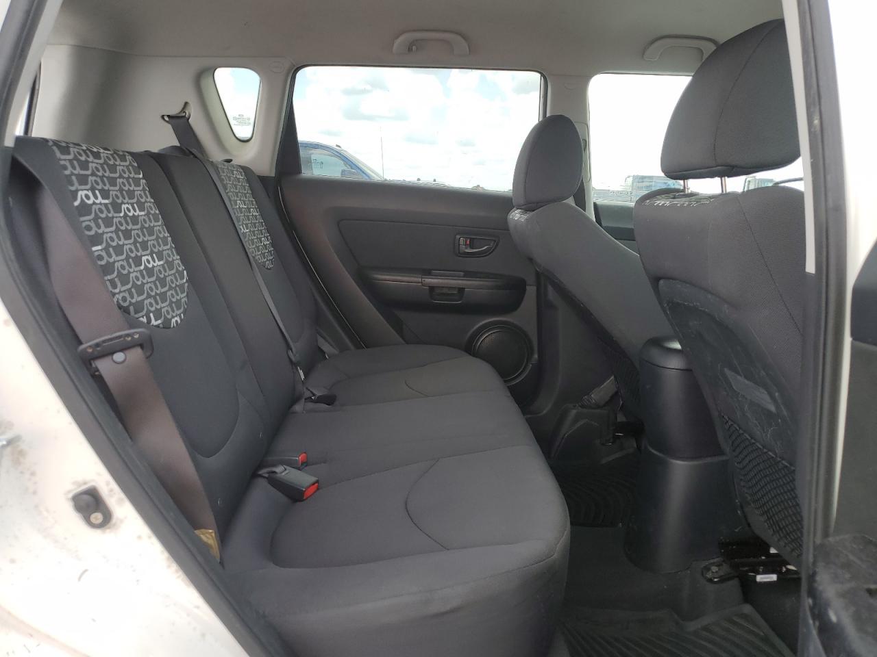 2011 Kia Soul + VIN: KNDJT2A2XB7330083 Lot: 62761245