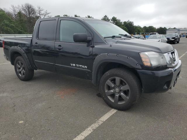Pickups NISSAN TITAN 2015 Czarny