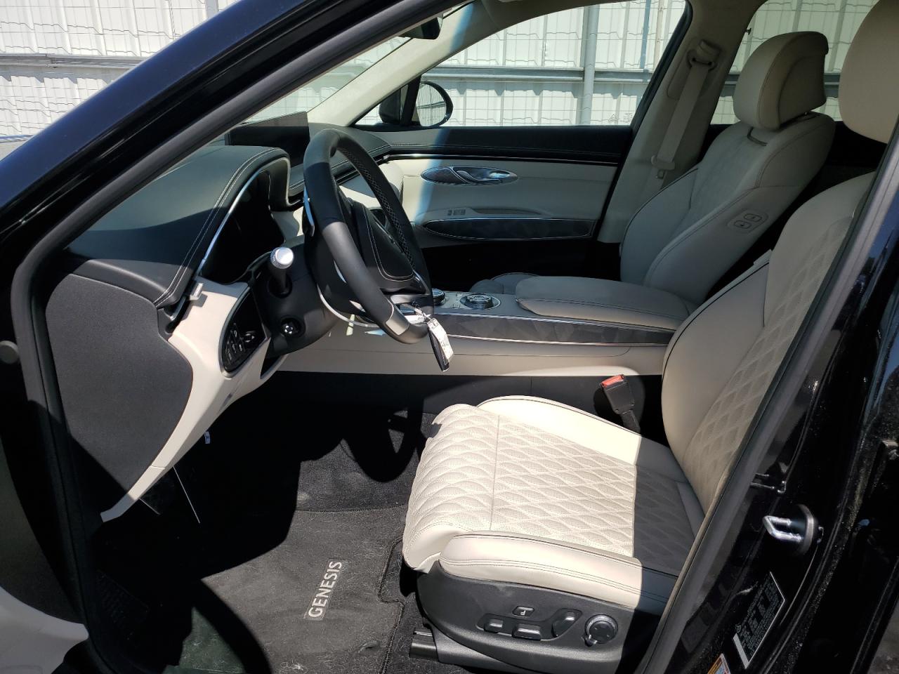 2025 Genesis Gv70 Base VIN: 5NMMCDTCXSH028543 Lot: 64390875