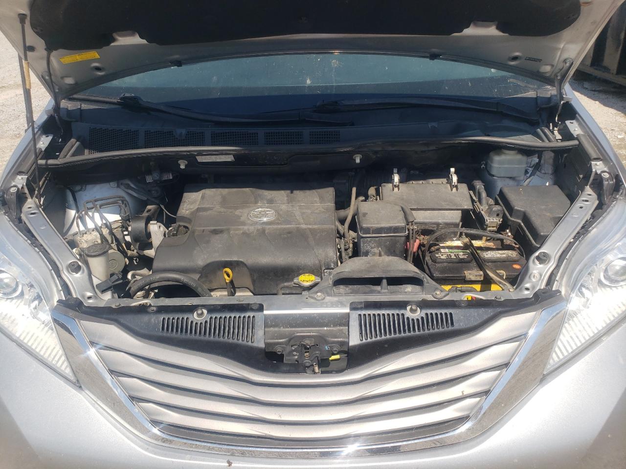 2011 Toyota Sienna Xle VIN: 5TDYK3DC1BS055138 Lot: 63000605