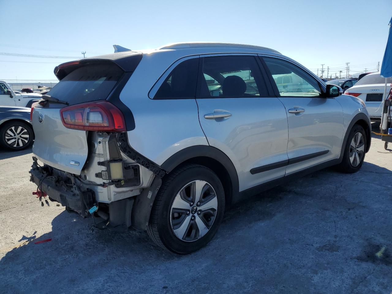 kndcc3lc8h5053300 KNDCC3LC8H5053300 2017 Kia Niro Ex