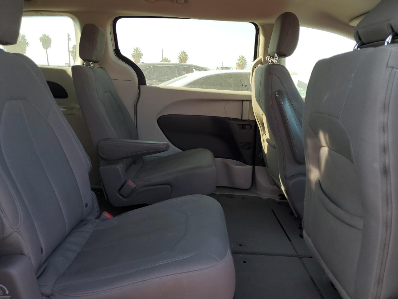 2c4rc1dgxhr599647 2C4RC1DGXHR599647 2017 Chrysler Pacifica Touring