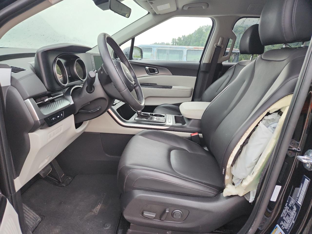 2024 Kia Carnival Lx VIN: KNDNB4H38R6440077 Lot: 63964725