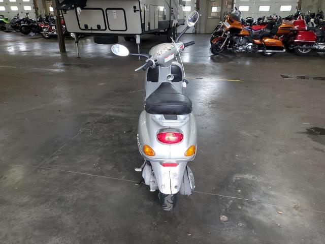 2004 VESPA C161C   