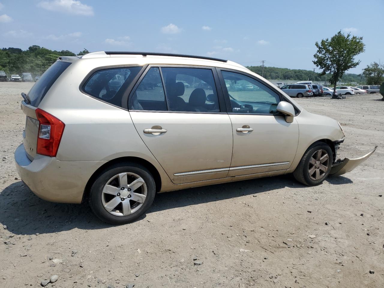 2007 Kia Rondo Base VIN: KNAFG525277036024 Lot: 65280605