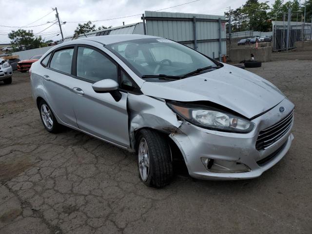  FORD FIESTA 2019 Srebrny