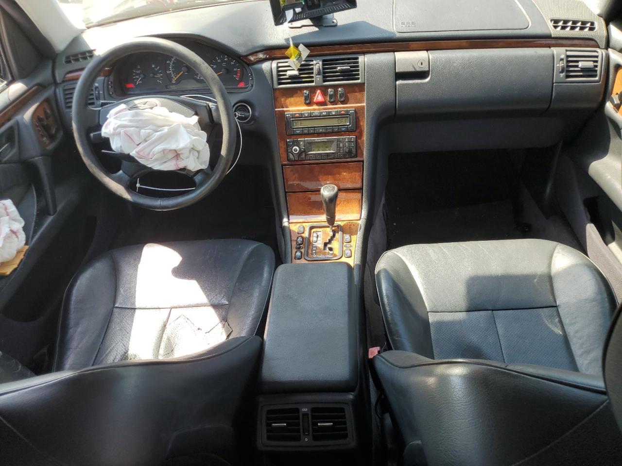 1999 Mercedes-Benz E 320 VIN: WDBJF65H7XA900885 Lot: 65560535