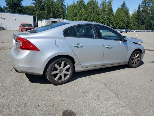  VOLVO S60 2016 Srebrny