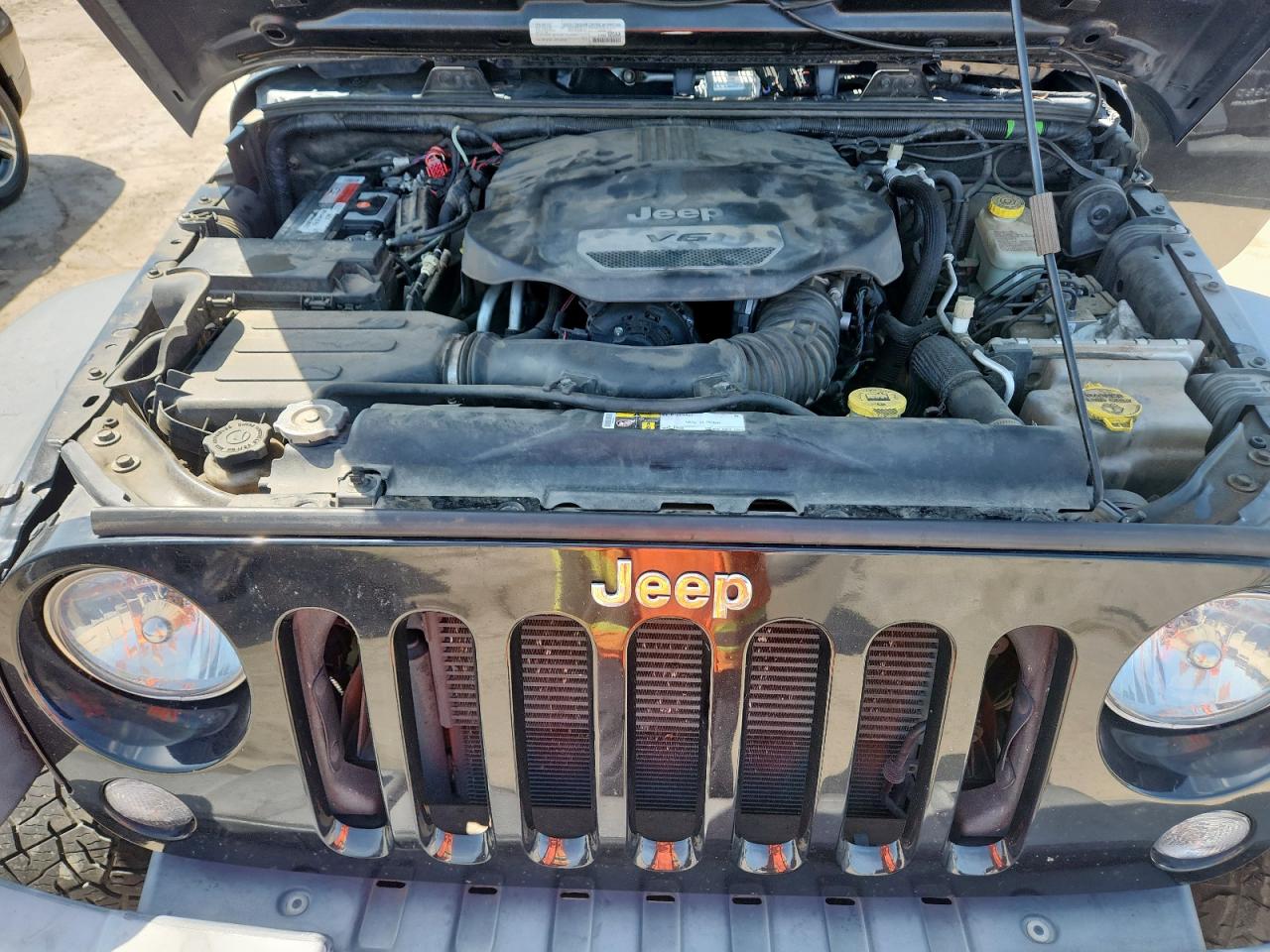 2016 Jeep Wrangler Unlimited Sport VIN: 1C4BJWDG2GL115627 Lot: 64671025