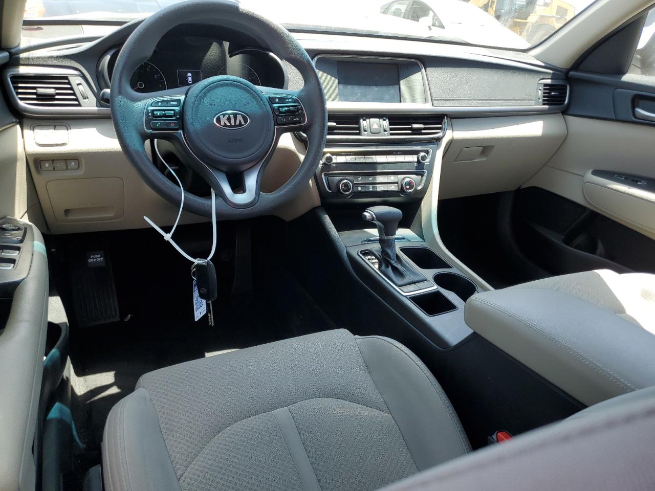 2018 Kia Optima Lx VIN: 5XXGT4L32JG261357 Lot: 64586425