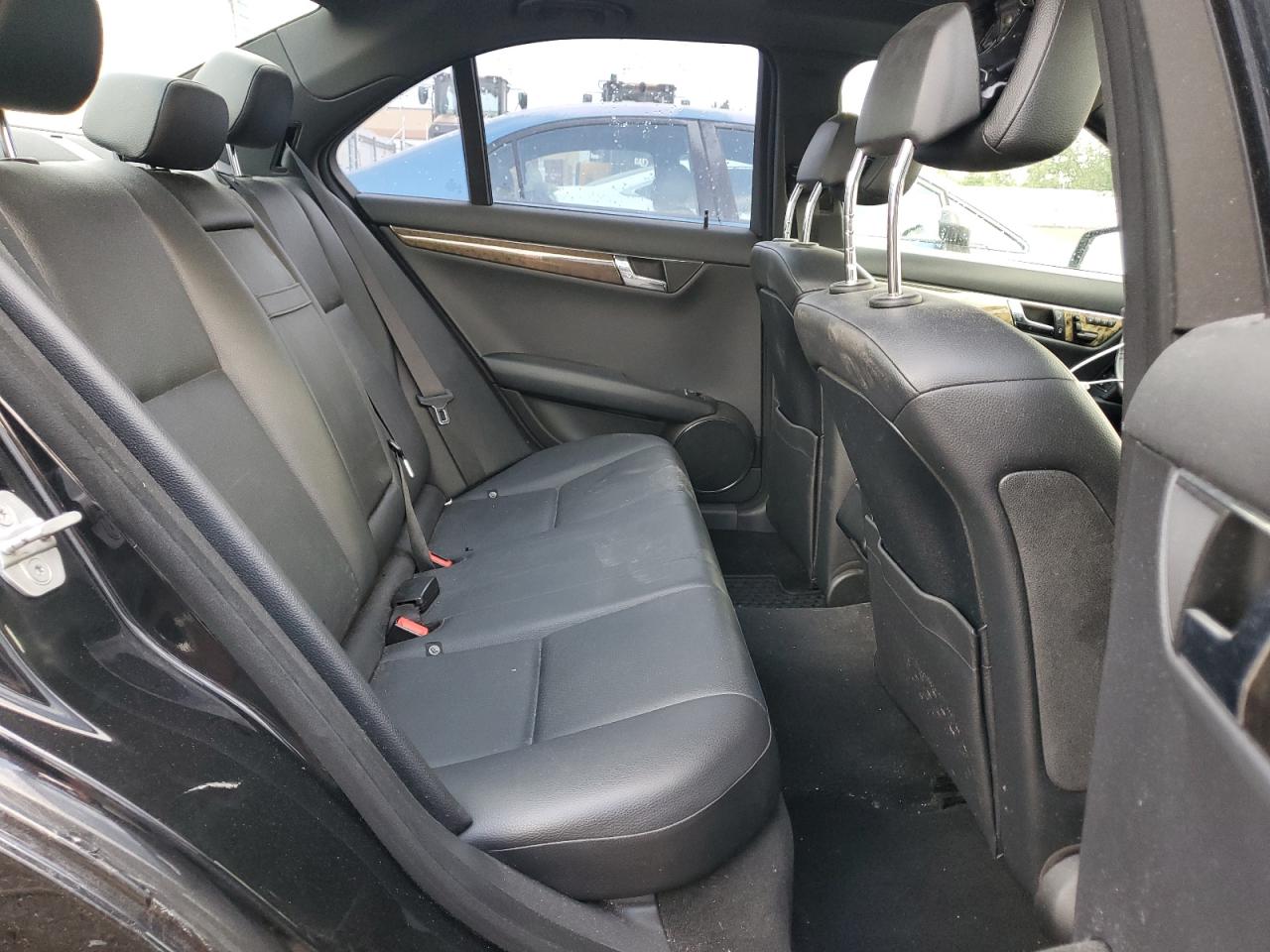 2011 Mercedes-Benz C 350 4Matic VIN: WDDGF8HB0BF556929 Lot: 62348845