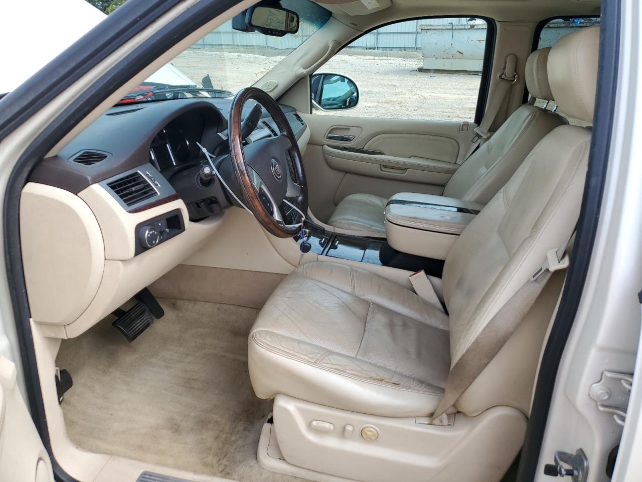 2008 Cadillac Escalade Esv VIN: 1GYFK66818R148048 Lot: 65242025