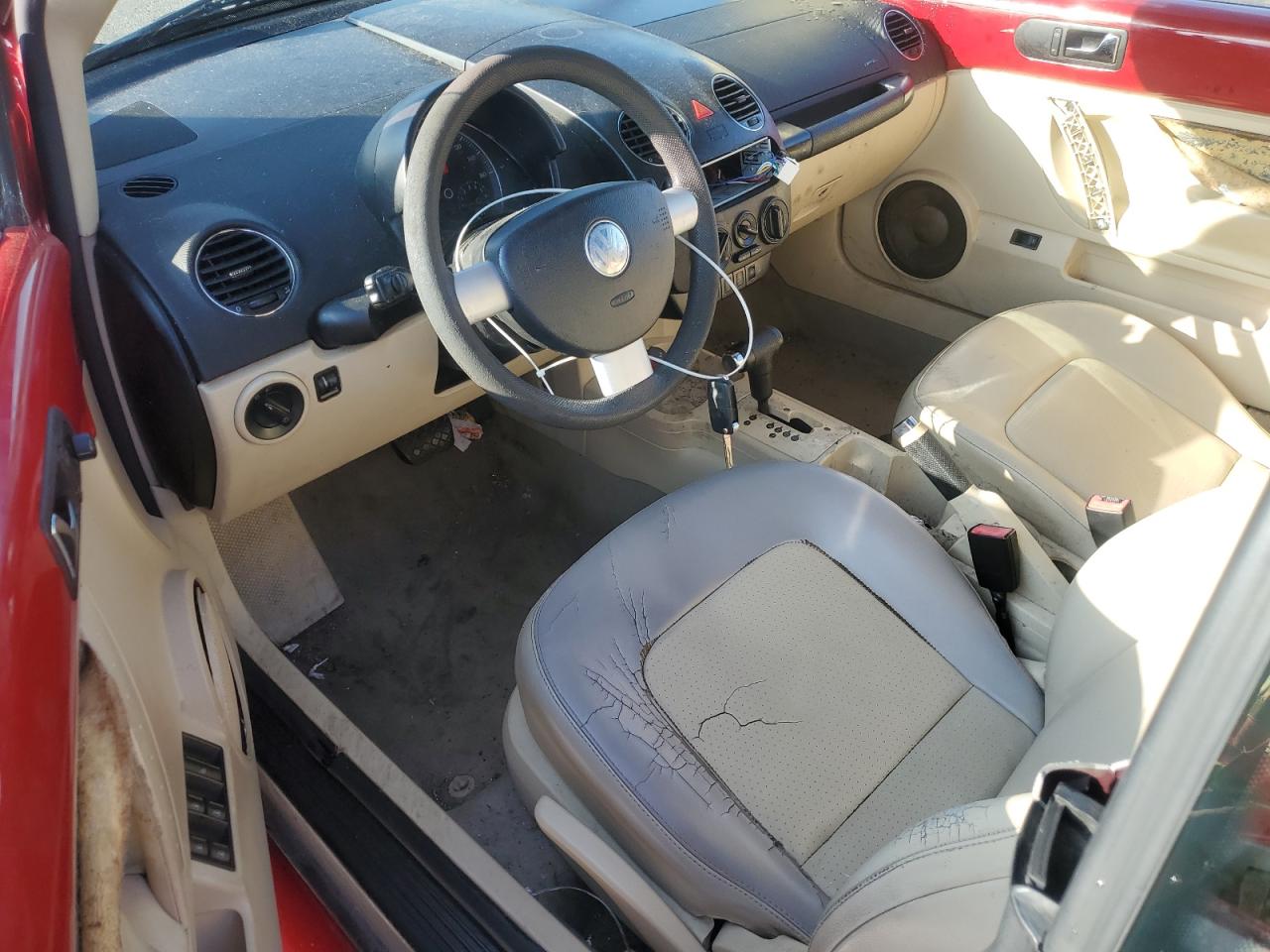 2006 Volkswagen New Beetle Convertible Option Package 1 VIN: 3VWRG31Y26M329875 Lot: 65158515