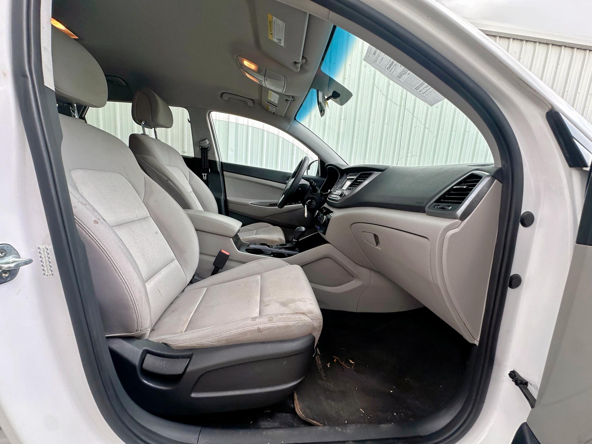 Parquets HYUNDAI TUCSON 2017 White