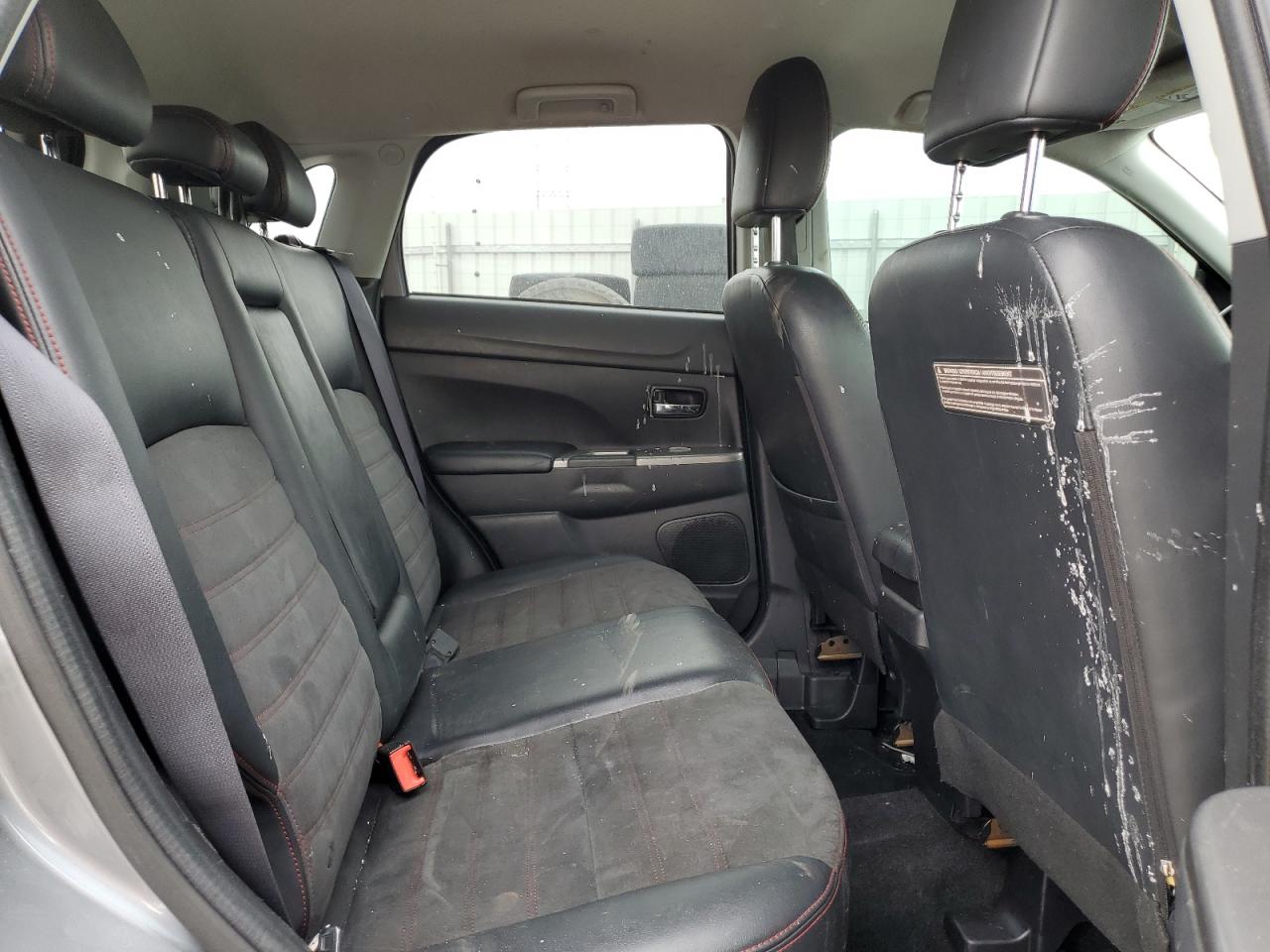 2018 Mitsubishi Outlander Sport Es VIN: JA4AR3AW5JU014334 Lot: 65232265