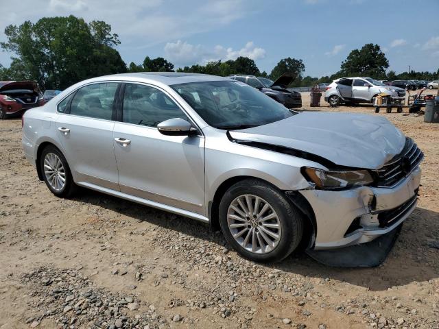  VOLKSWAGEN PASSAT 2016 Silver