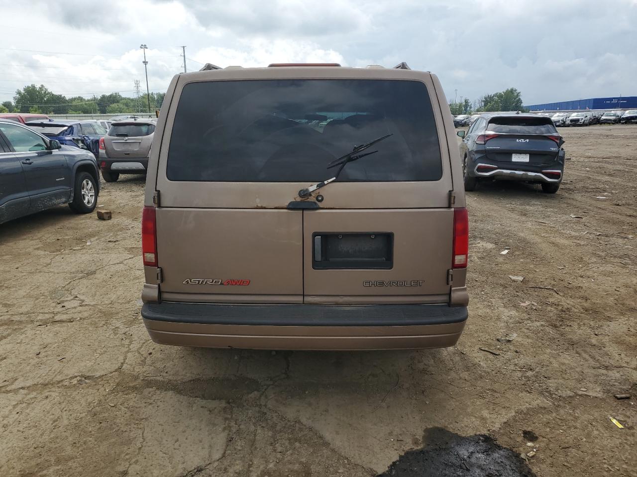 2003 Chevrolet Astro VIN: 1GNEL19XX3B129057 Lot: 65179365