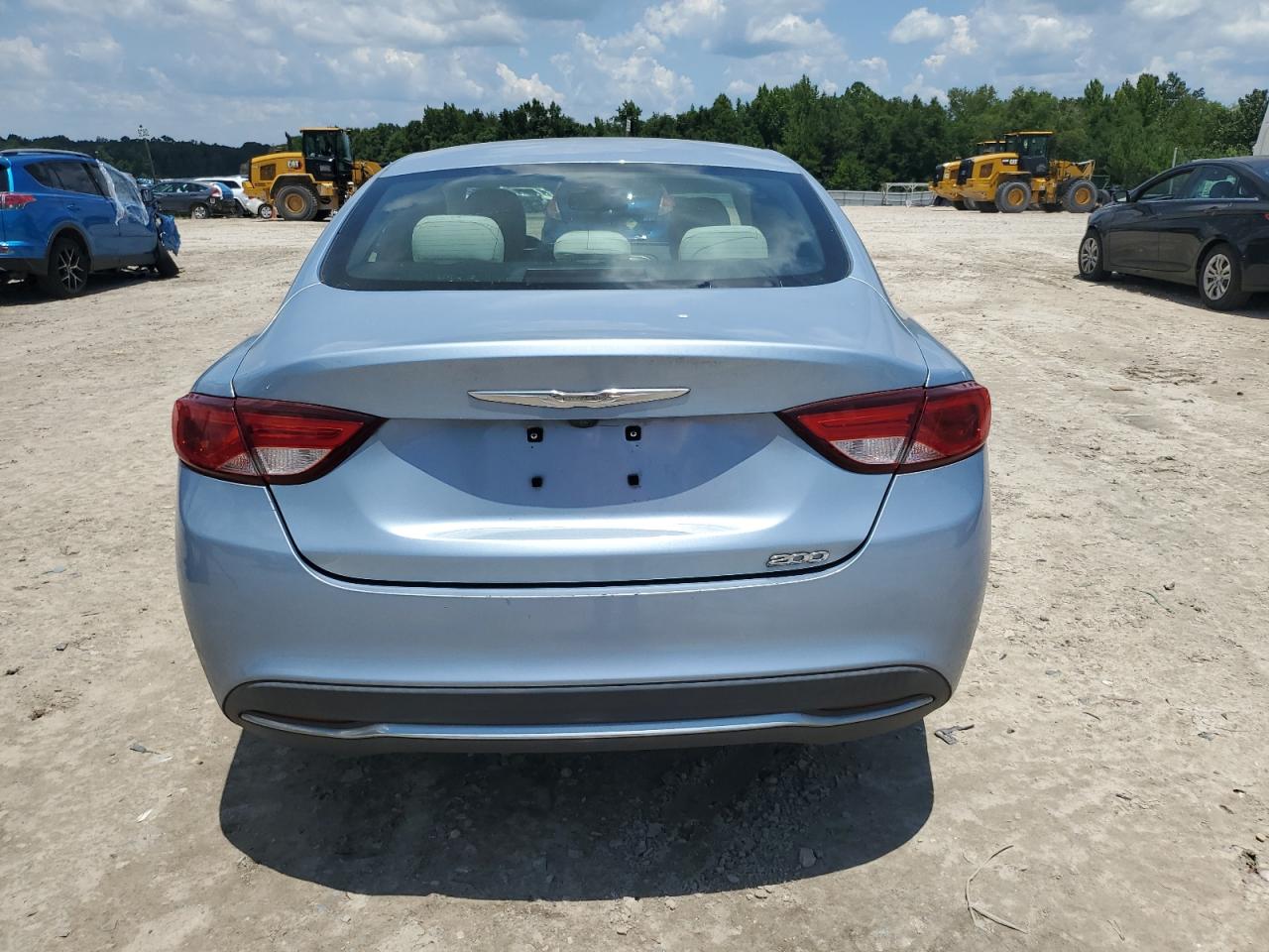 2015 Chrysler 200 Limited VIN: 1C3CCCABXFN677692 Lot: 64976185