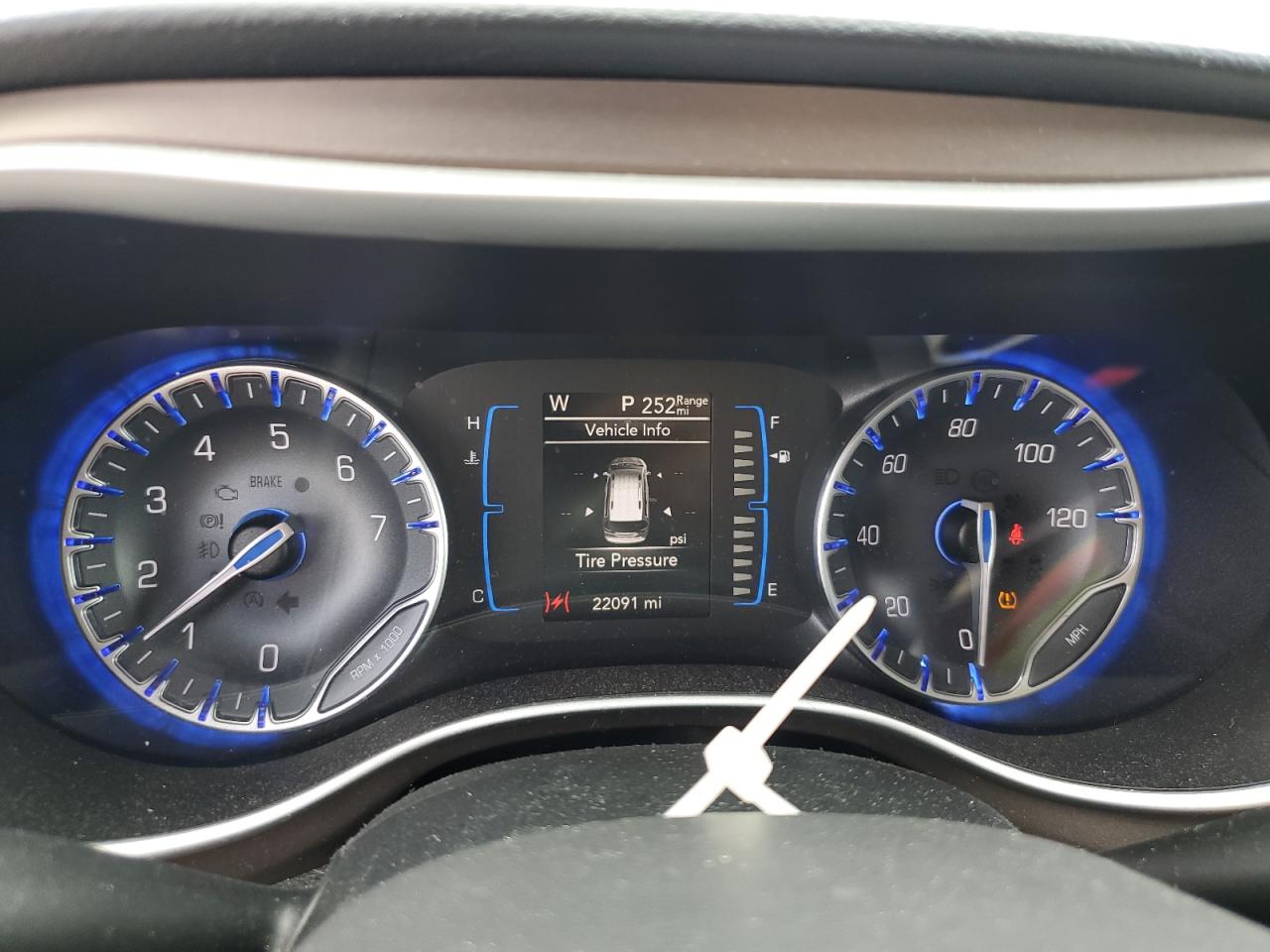 2017 Chrysler Pacifica Touring VIN: 2C4RC1DG8HR748122 Lot: 64732175