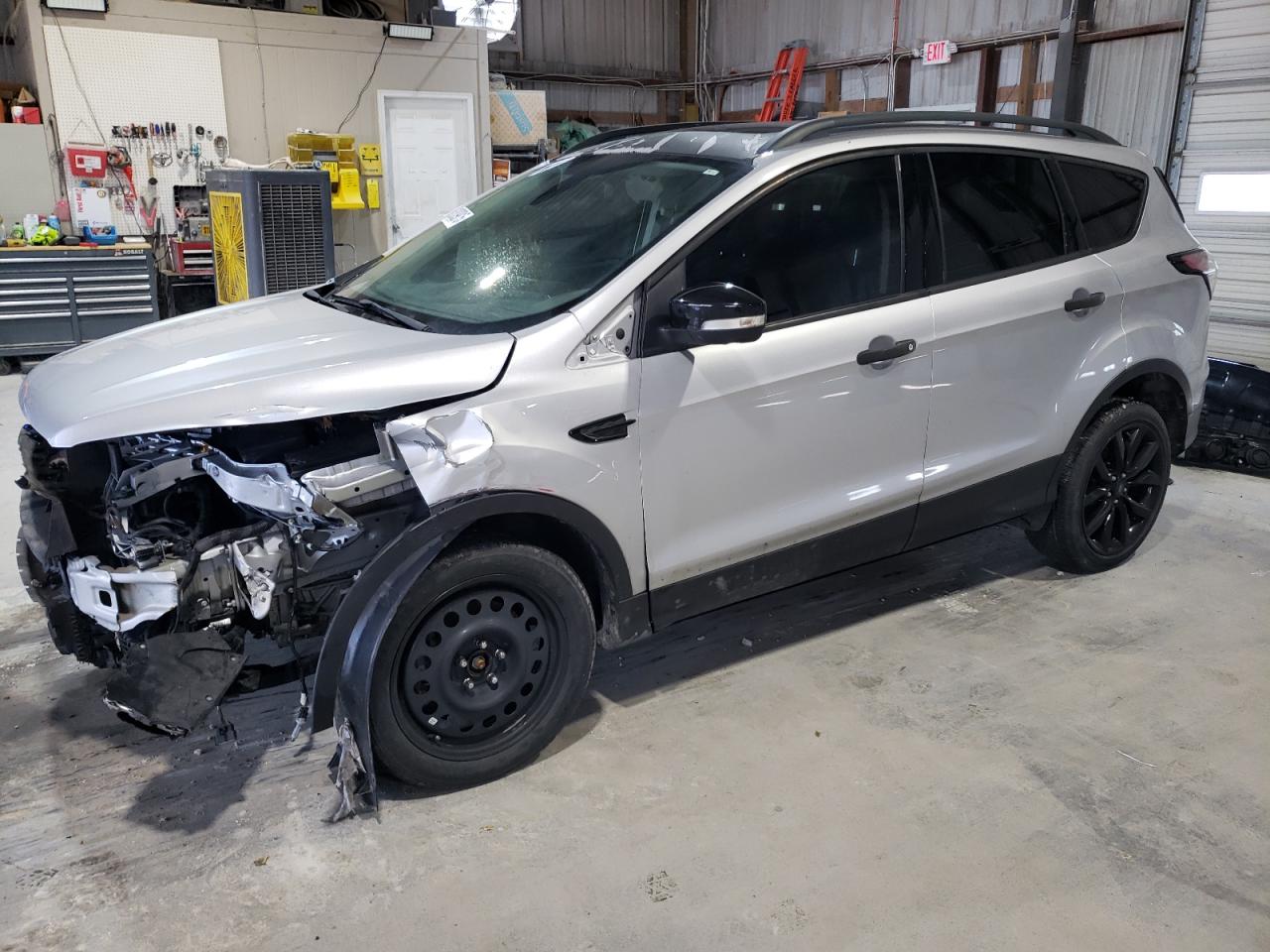 1FMCU0J91HUB80247 FORD ESCAPE 2017