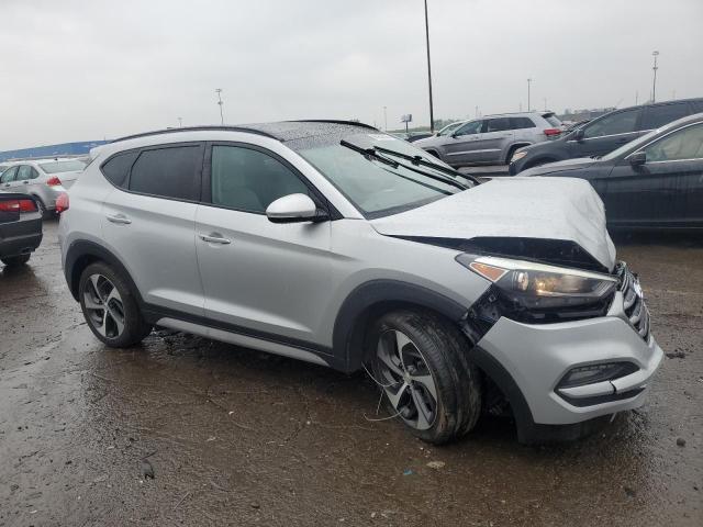  HYUNDAI TUCSON 2018 Srebrny