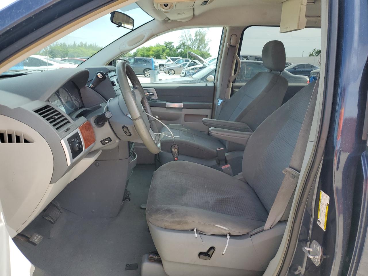 2008 Chrysler Town & Country Touring VIN: 2A8HR54P88R651447 Lot: 64588815