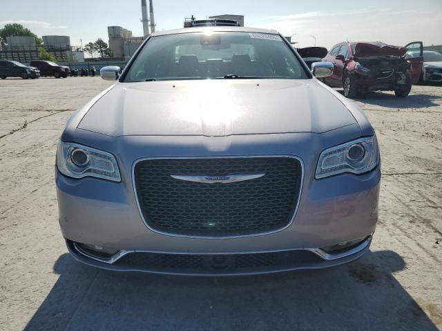  CHRYSLER 300 2018 Srebrny