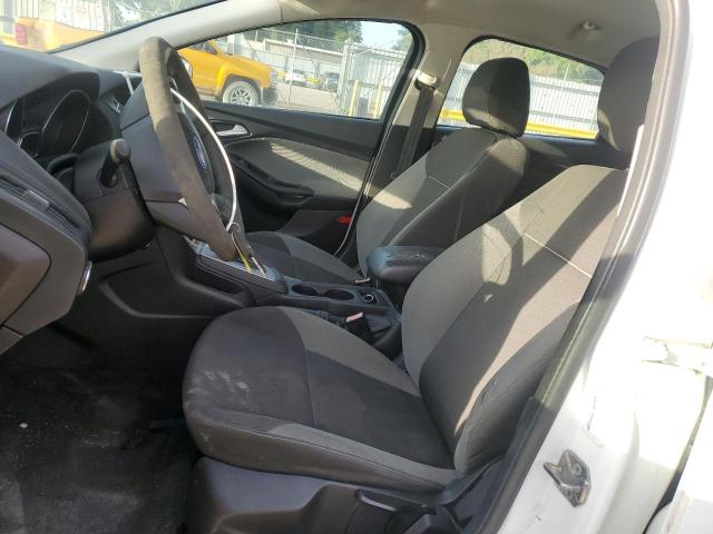 Седаны FORD FOCUS 2013 Белы