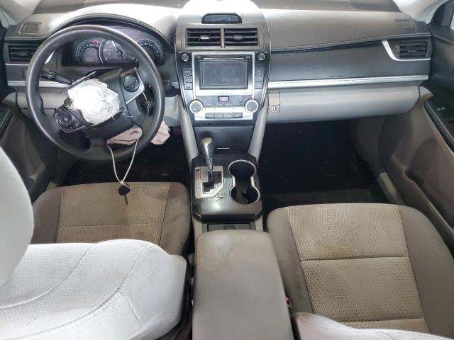 Sedans TOYOTA CAMRY 2013 Srebrny