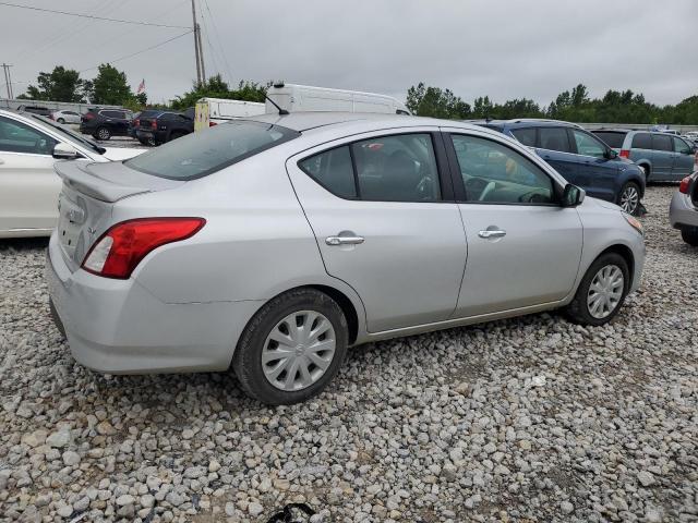  NISSAN VERSA 2018 Silver