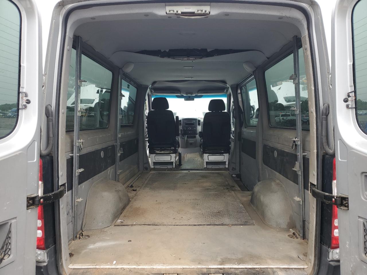 2010 Mercedes-Benz Sprinter 2500 VIN: WDZPE7CC2A5442023 Lot: 61828235