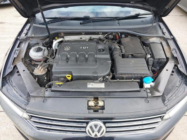 2015 VOLKSWAGEN PASSAT SE