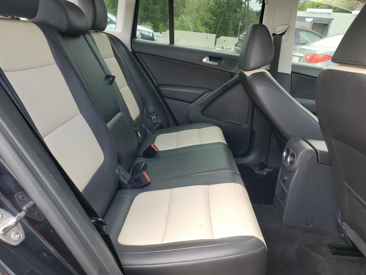 2017 Volkswagen Tiguan S VIN: WVGBV7AX0HK040038 Lot: 63366585