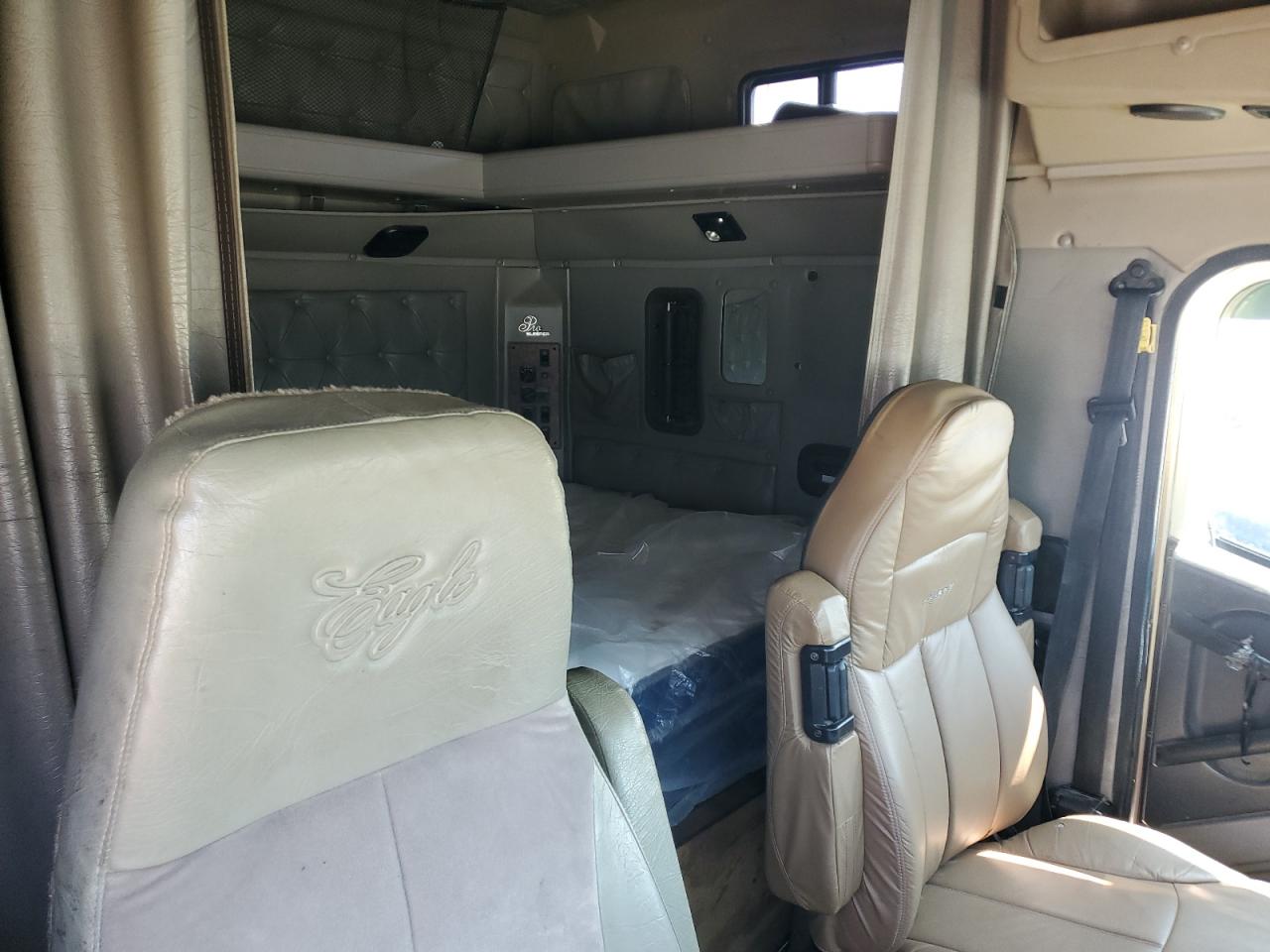 2000 International 9400 9400I VIN: 2HSCNAMR4YC083750 Lot: 64188495