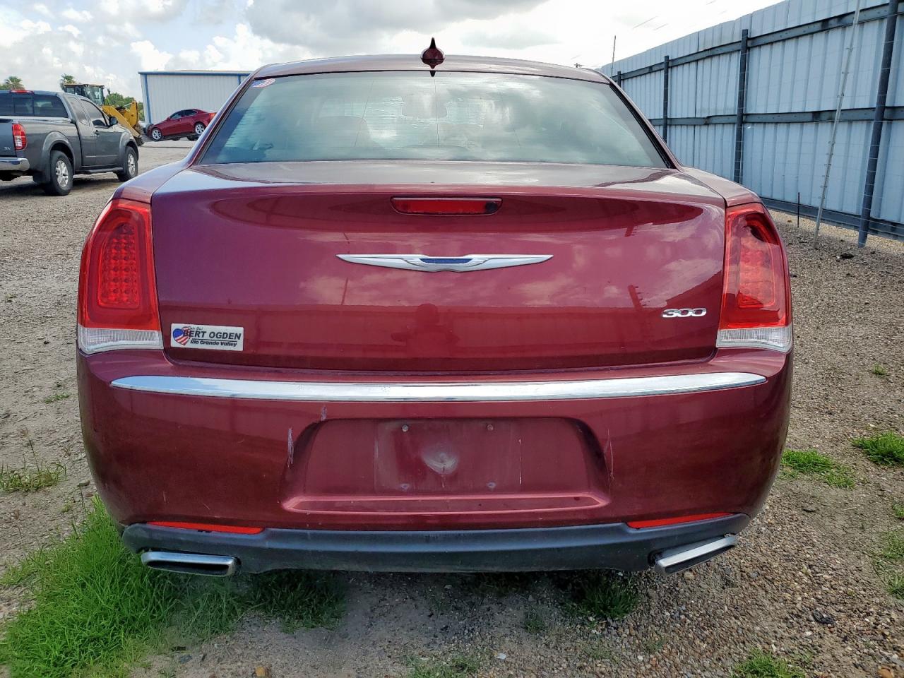 2015 Chrysler 300 Limited VIN: 2C3CCAAG4FH904450 Lot: 63690915