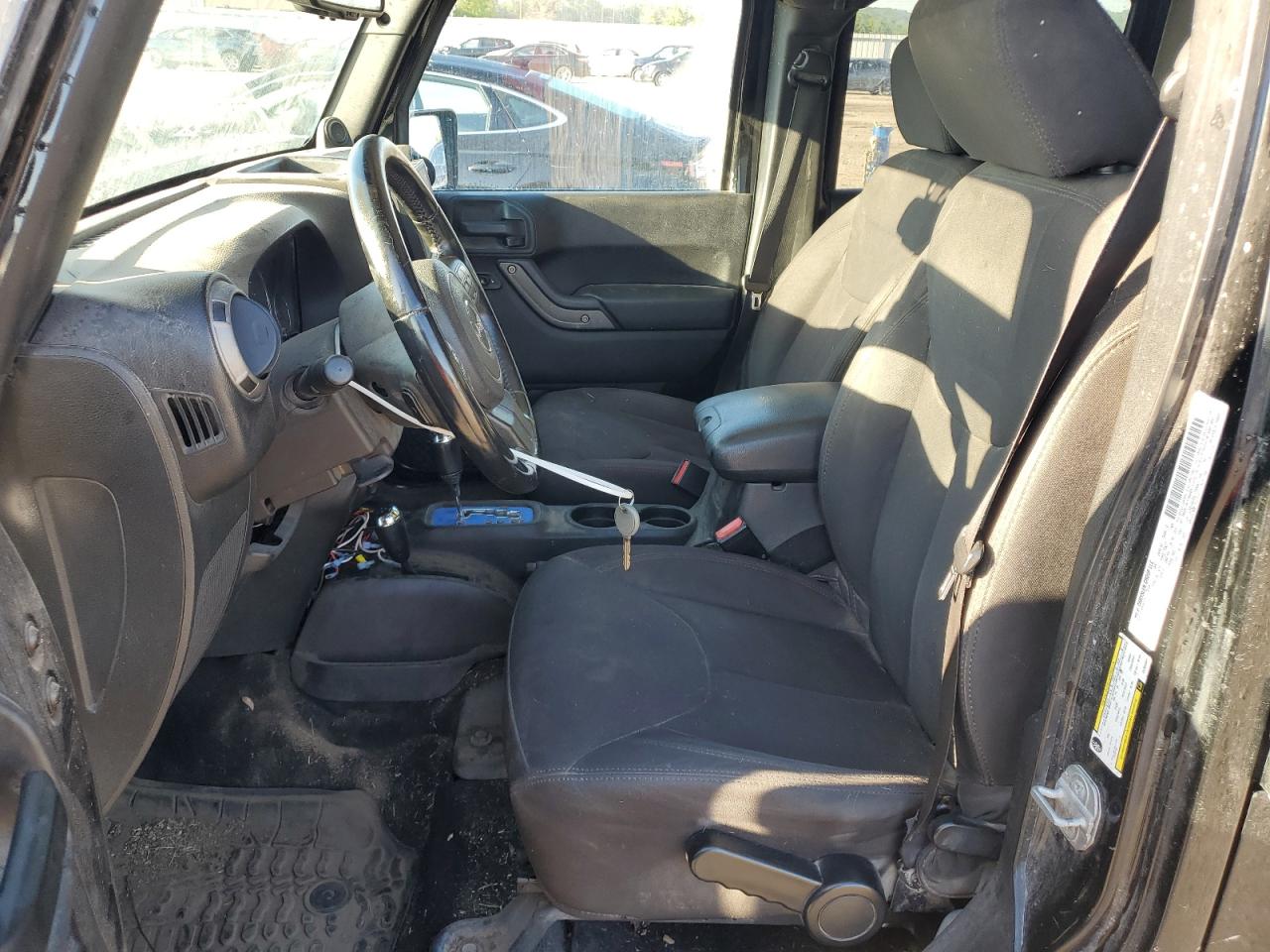 2014 Jeep Wrangler Unlimited Sport VIN: 1C4BJWDG5EL250047 Lot: 61621905