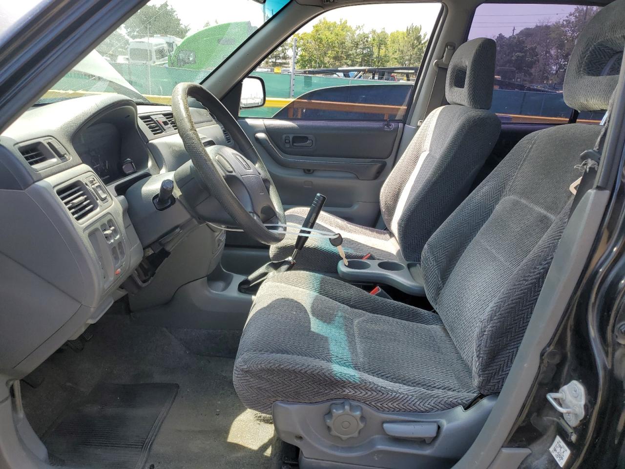 1998 Honda Cr-V Lx VIN: JHLRD1748WC092530 Lot: 66218675