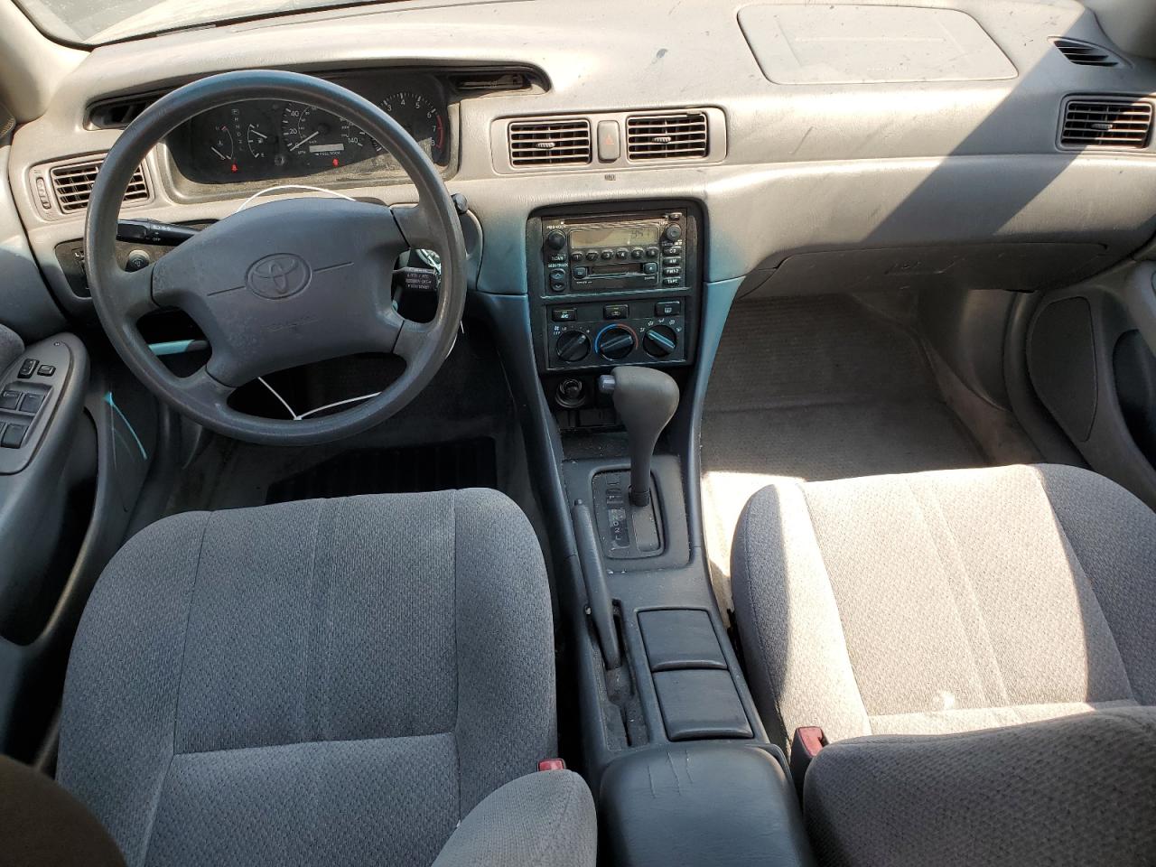 2000 Toyota Camry Ce VIN: JT2BG22K0Y0450895 Lot: 64059285