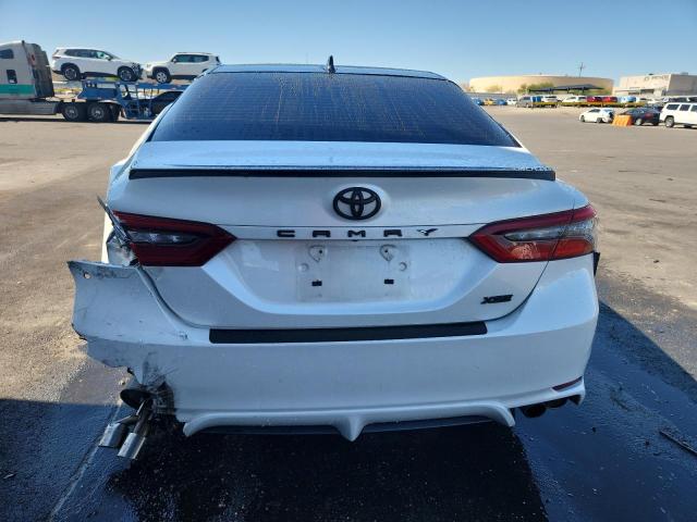  TOYOTA CAMRY 2021 Белы