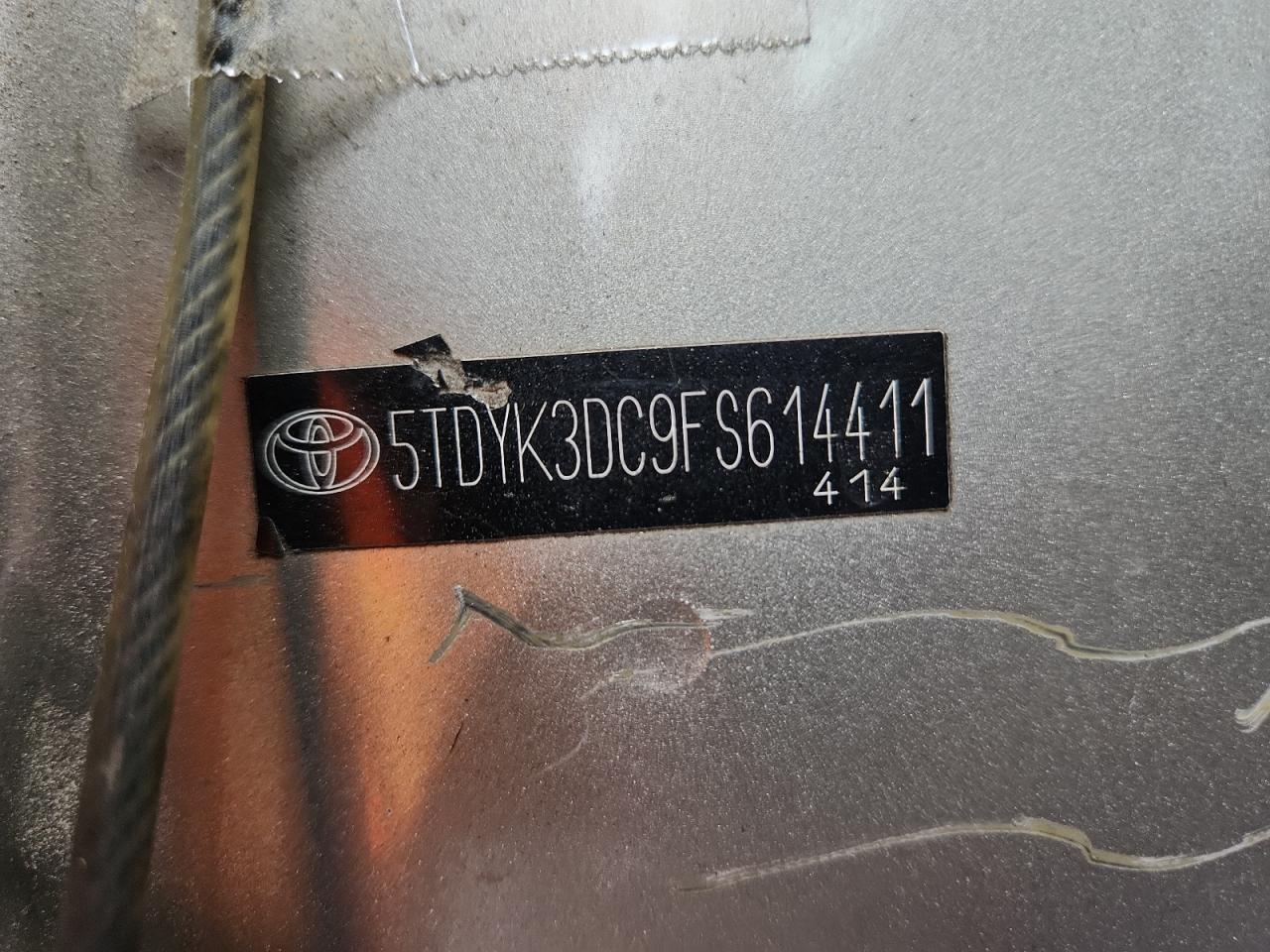 2015 Toyota Sienna Xle VIN: 5TDYK3DC9FS614411 Lot: 65357725