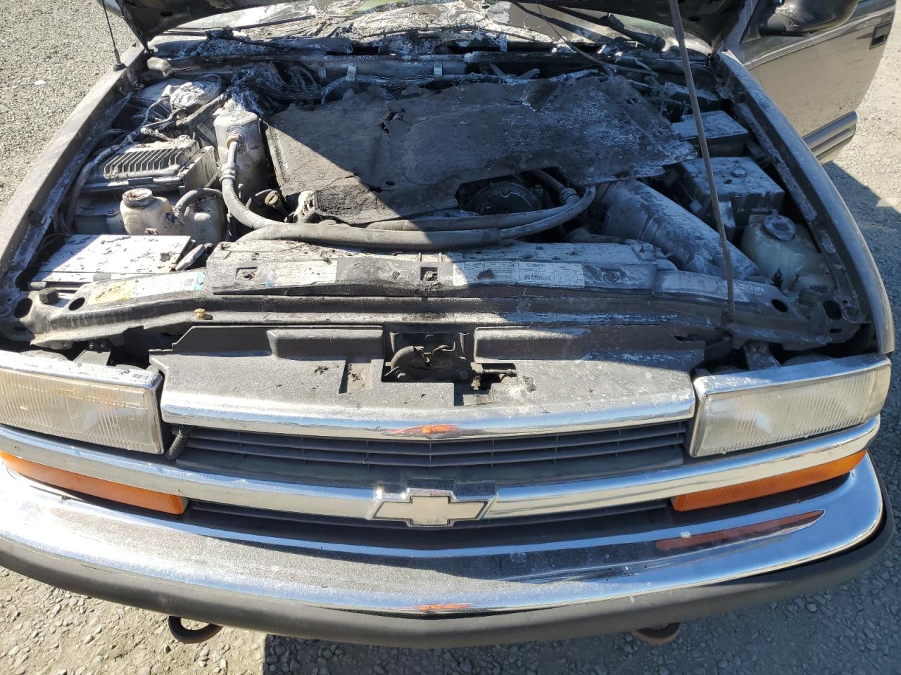 1998 Chevrolet Blazer VIN: 1GNDT13W4W2133251 Lot: 64845125