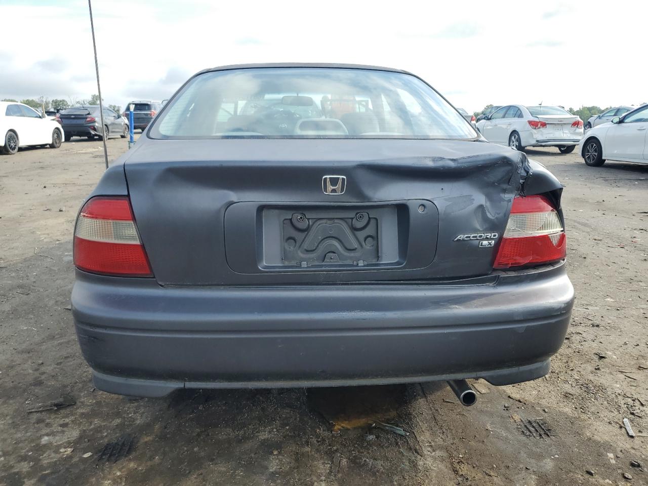 1995 Honda Accord Lx VIN: 1HGCD5538SA042335 Lot: 65115405