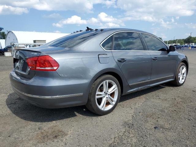 Sedans VOLKSWAGEN PASSAT 2014 Gray