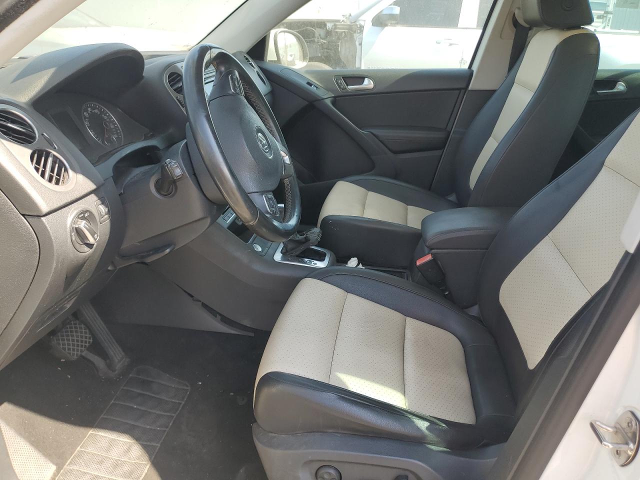 2016 Volkswagen Tiguan S VIN: WVGAV7AXXGW027610 Lot: 65474025
