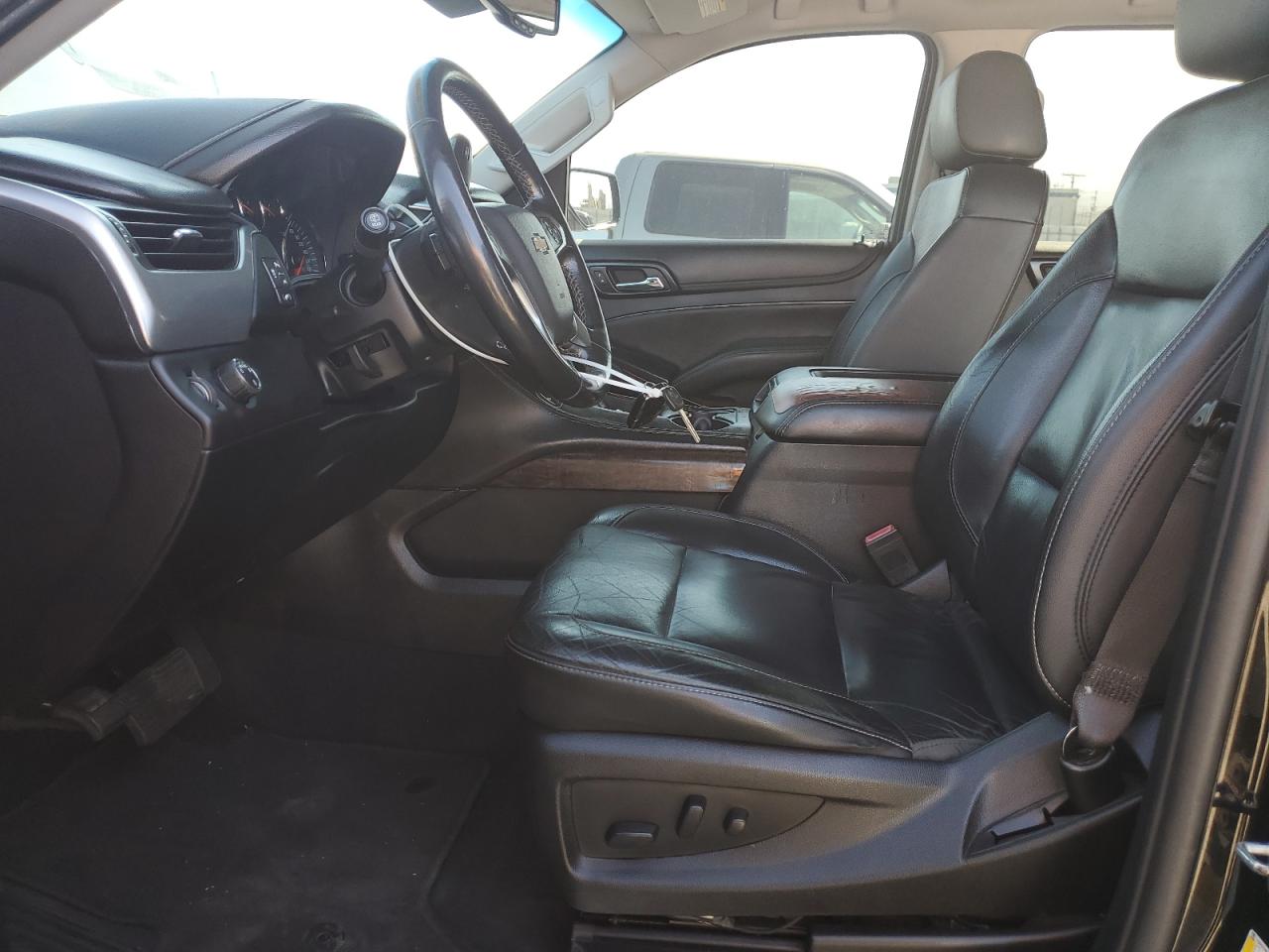 1gnschkc0kr142800 1GNSCHKC0KR142800 2019 Chevrolet Suburban C1500 Lt