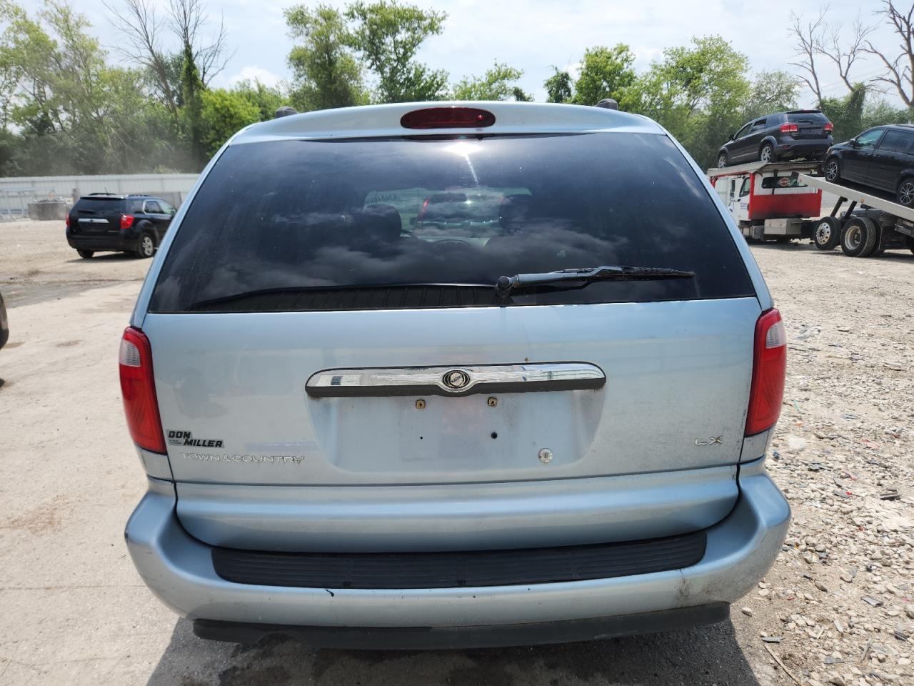 2005 Chrysler Town & Country Lx VIN: 2C4GP44R45R151088 Lot: 63684665