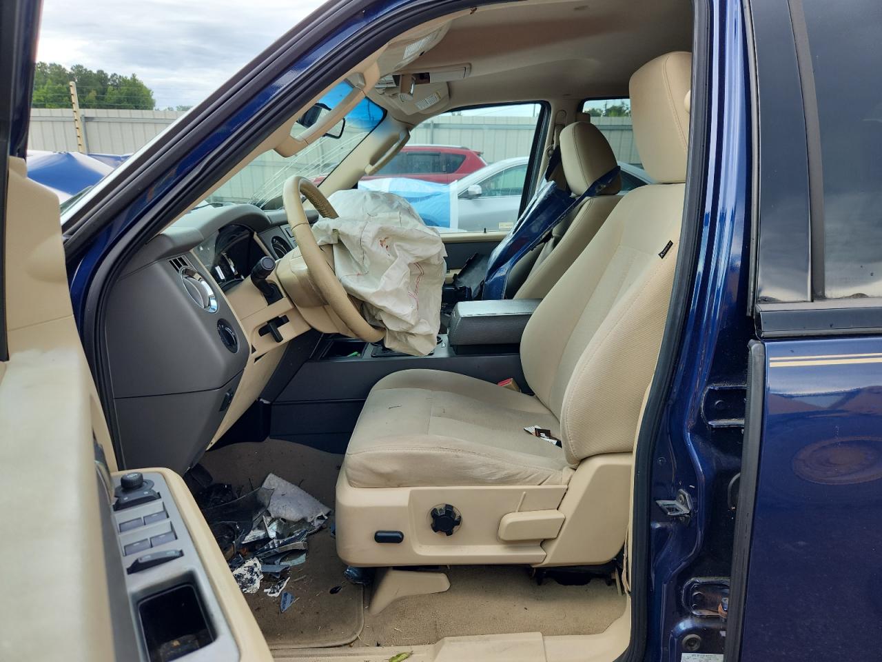 2010 Ford Expedition Xlt VIN: 1FMJU1F50AEA17687 Lot: 64953855
