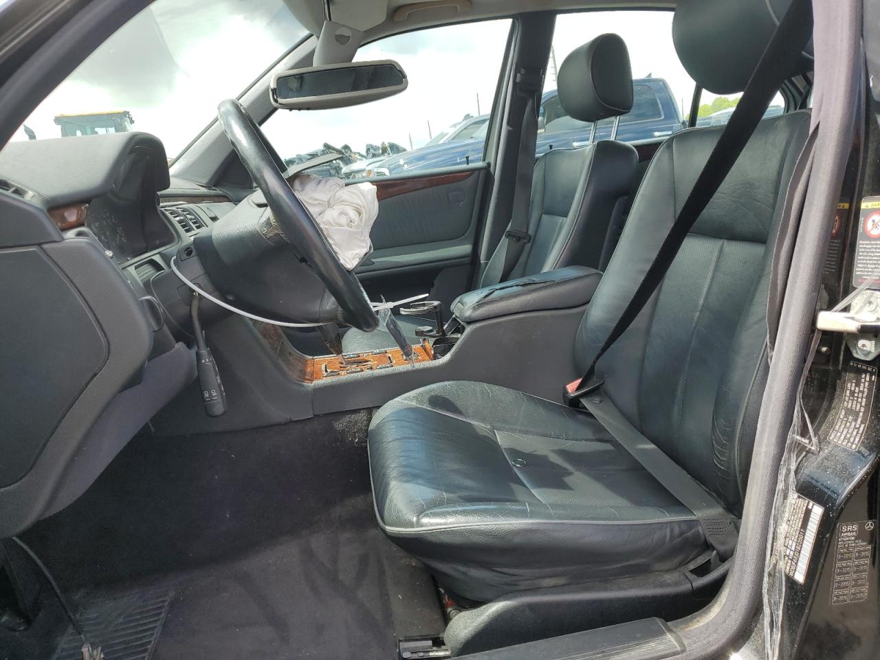 2001 Mercedes-Benz E 320 VIN: WDBJF65J01B235011 Lot: 64805565