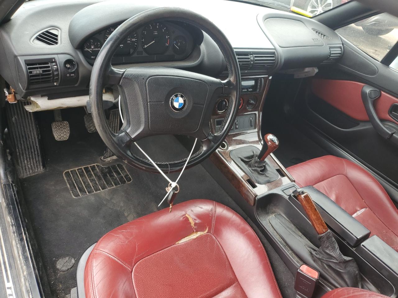 1998 BMW Z3 2.8 VIN: 4USCJ3328WLC13114 Lot: 63158355